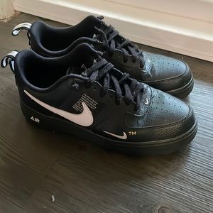 Nike AF1 Air Force 1 in Black Size 9.5